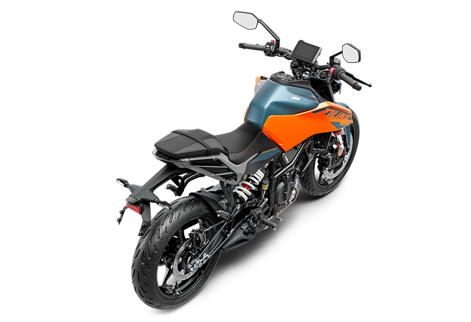 PHO_BIKE_PERS_REHI_MY24-KTM-125-DUKE-ORANGE-REAR-RIGHT_#SALL_#AEPI_#V1