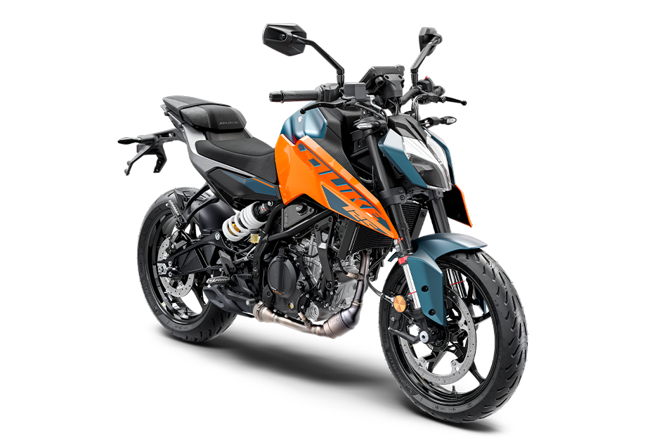 PHO_BIKE_PERS_REVO_MY24-KTM-125-DUKE-ORANGE-FRONT-RIGHT_#SALL_#AEPI_#V1